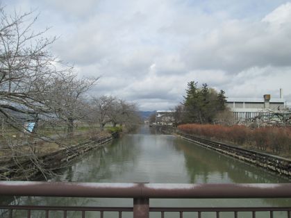 川