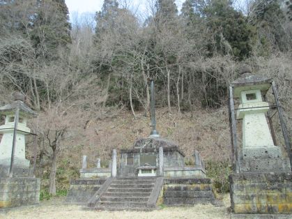 招魂碑？