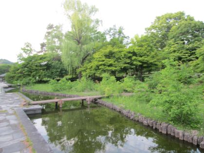 小川