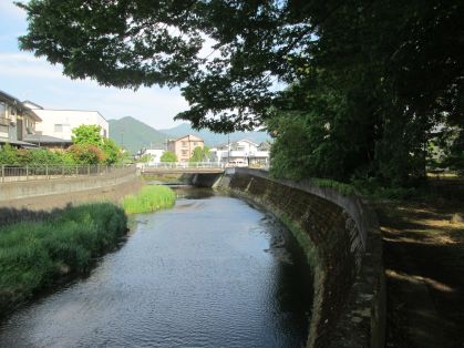 倉津川